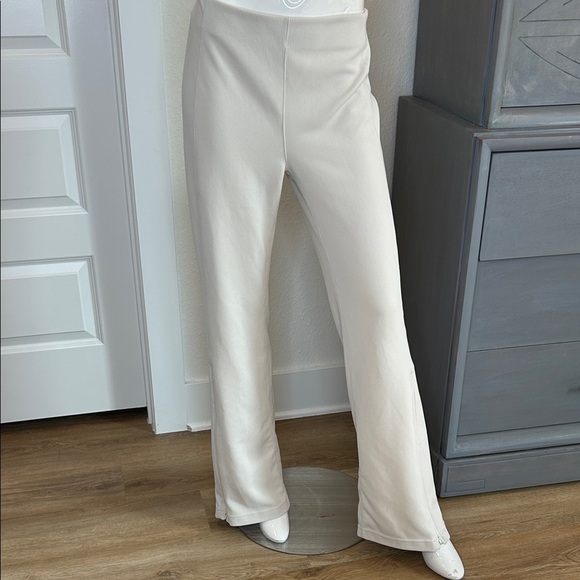 lululemon athletica Pants - Lululemon Athletica Women’s Cream Stretch Pants